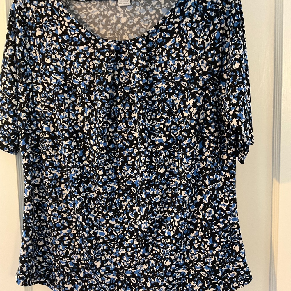 Liz Claiborne woman’s blouse
